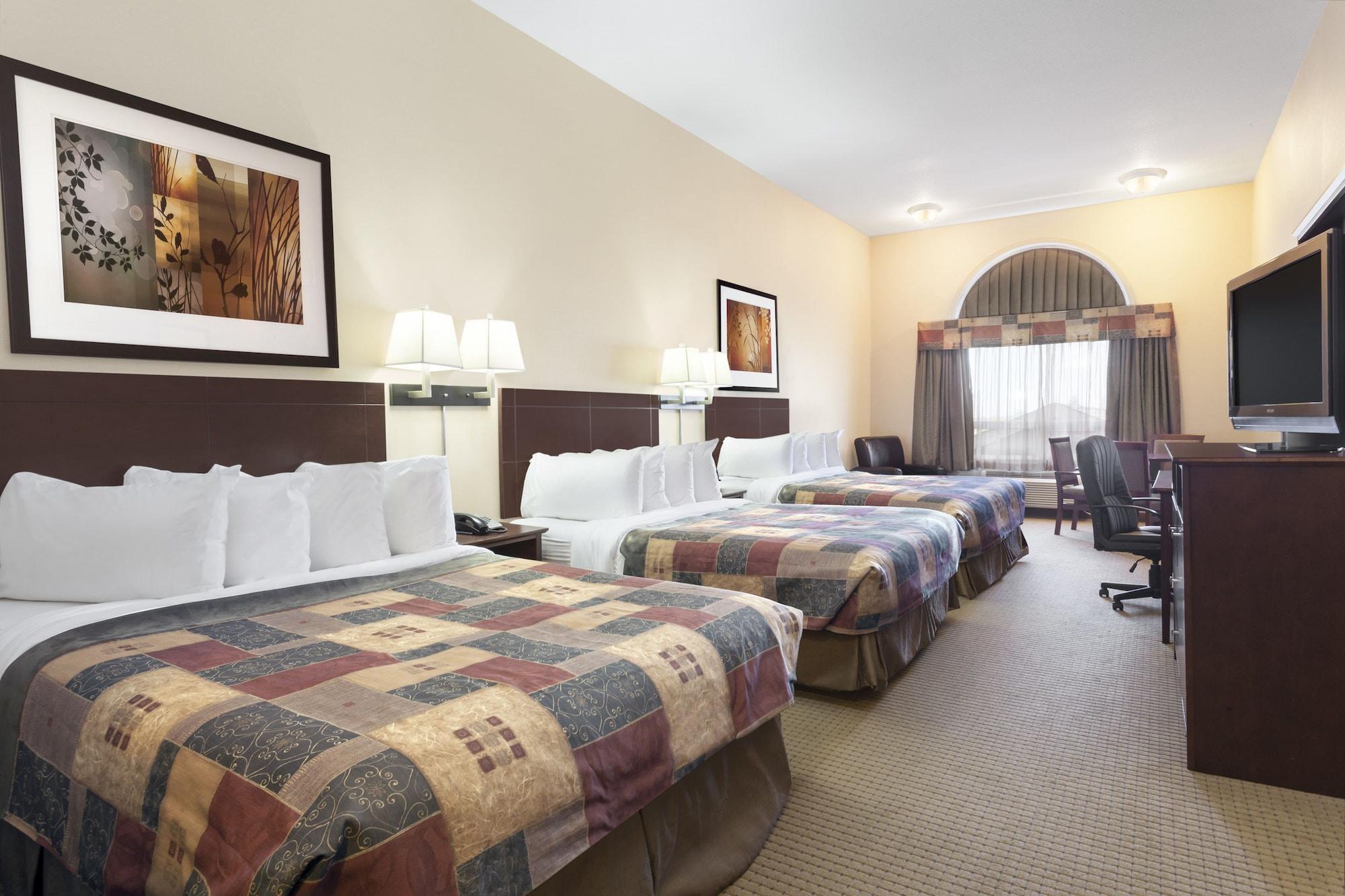 Ramada By Wyndham High River Exterior photo
