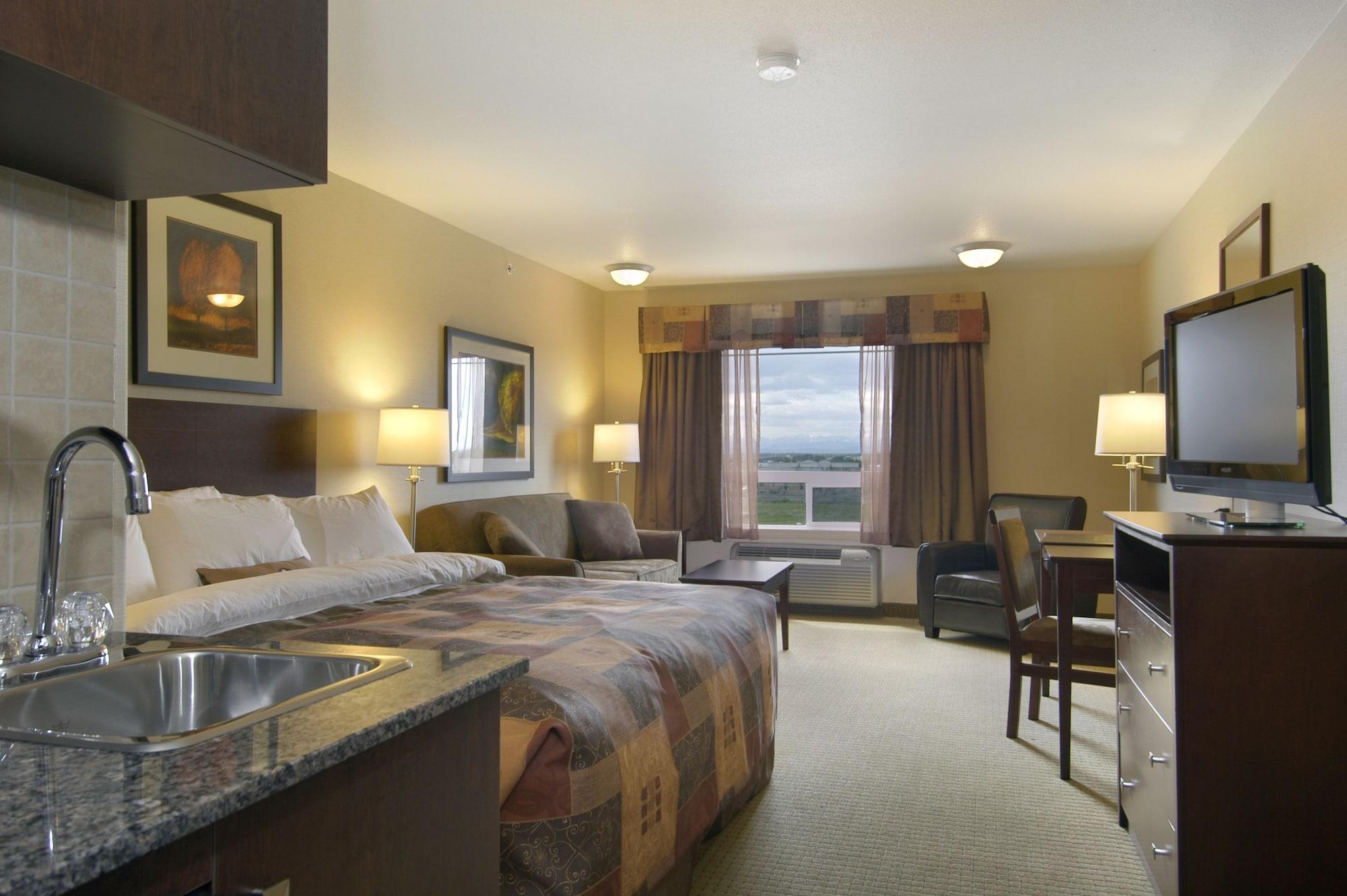 Ramada By Wyndham High River Exterior photo