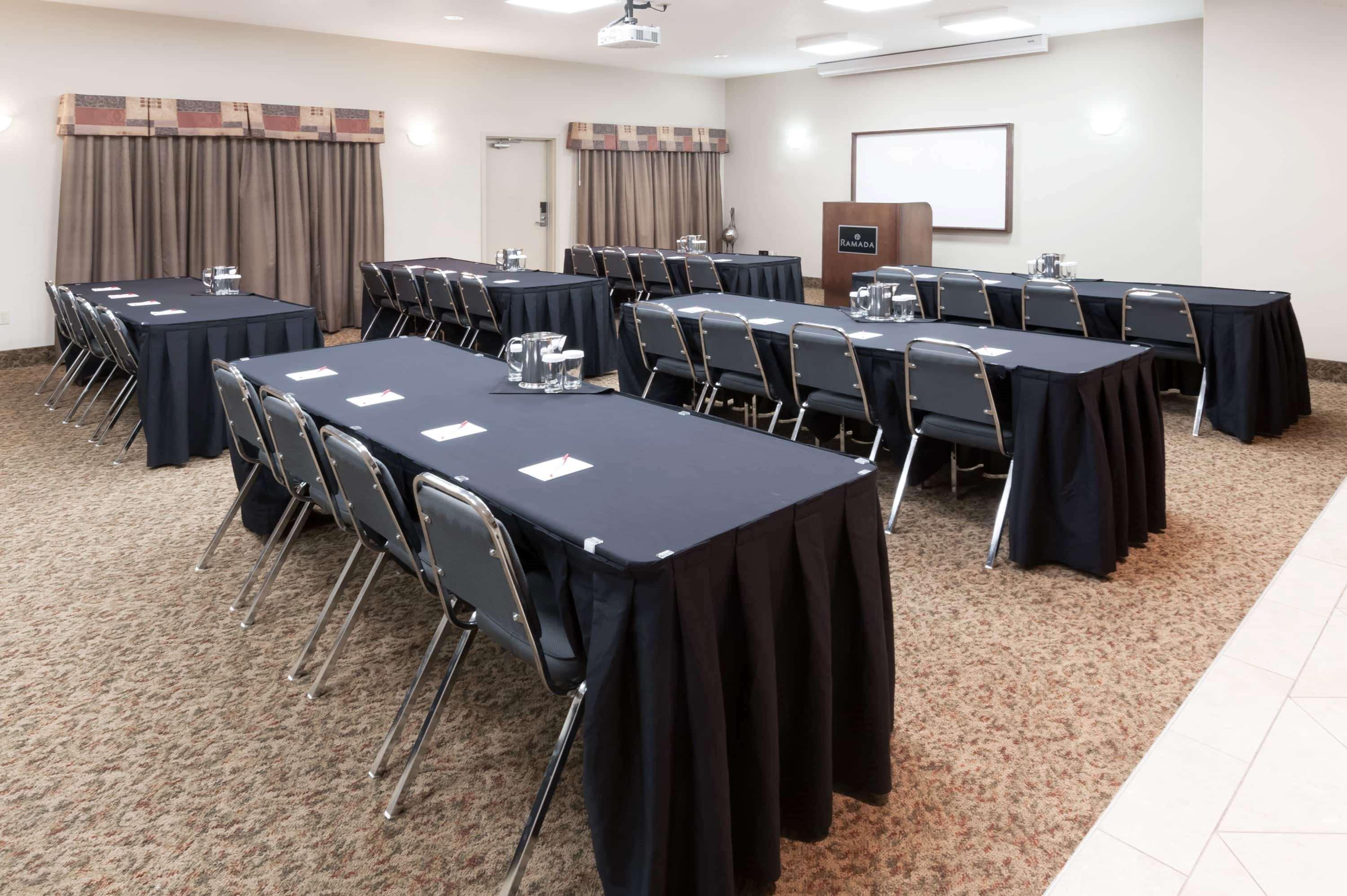 Ramada By Wyndham High River Exterior photo